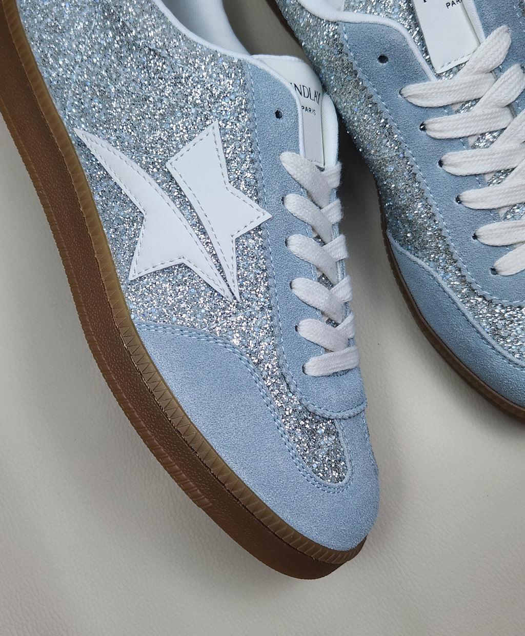Baskets Paillettes Argent & Suédine Bleu Ciel Modèle Malo