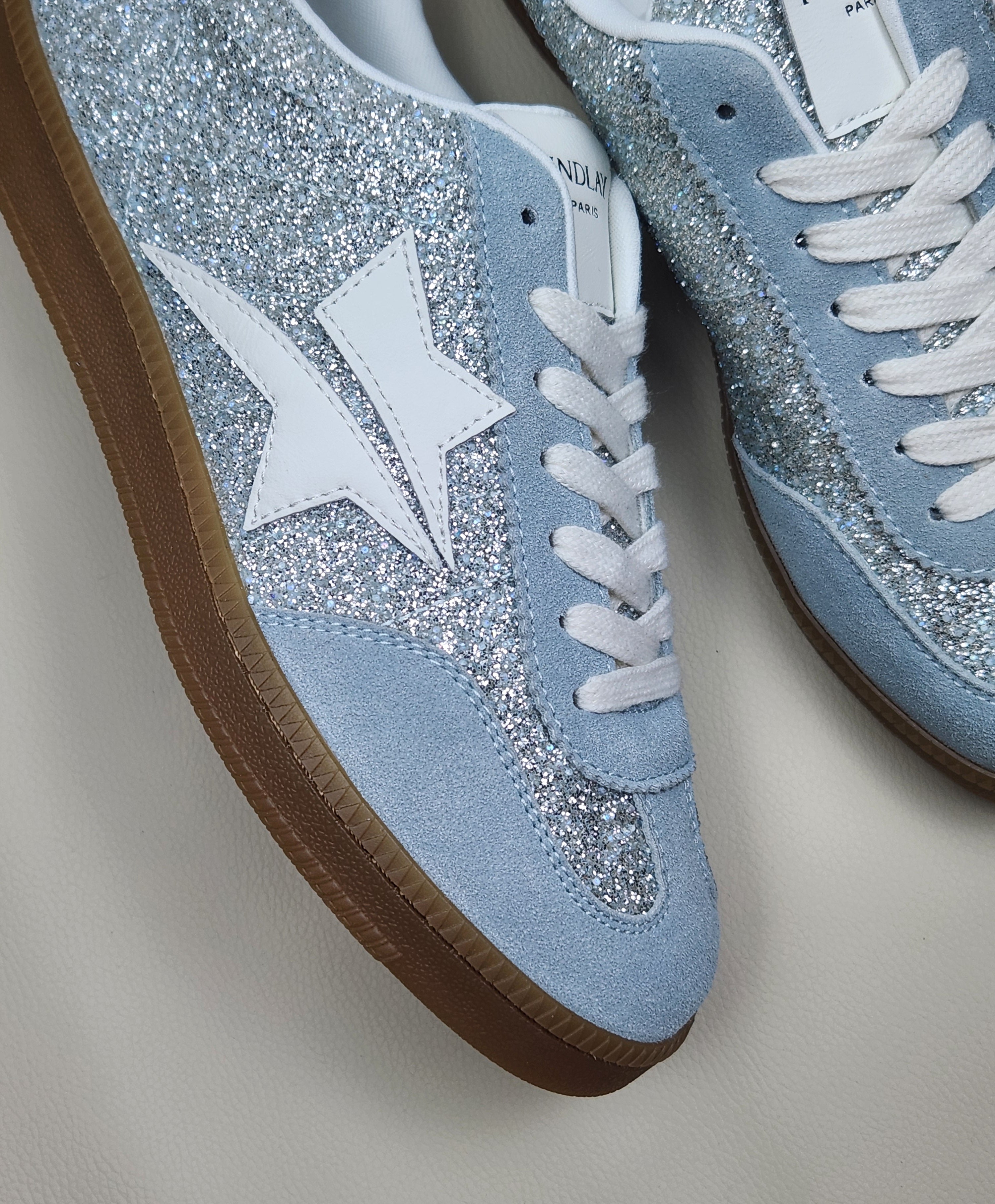 Baskets Paillettes Argent & Suédine Bleu Ciel Modèle Malo